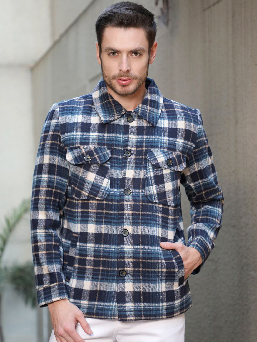 

COBB Men Checked Spread Collar Shackets, Navy blue