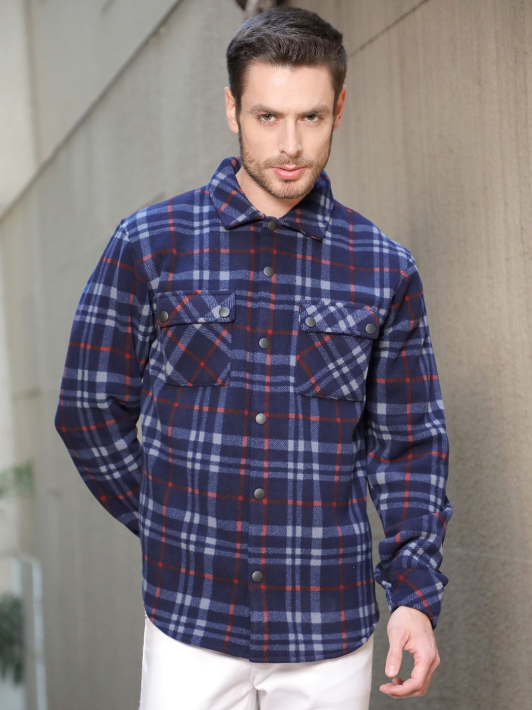 

COBB Men Checked Spread Collar Shackets, Navy blue