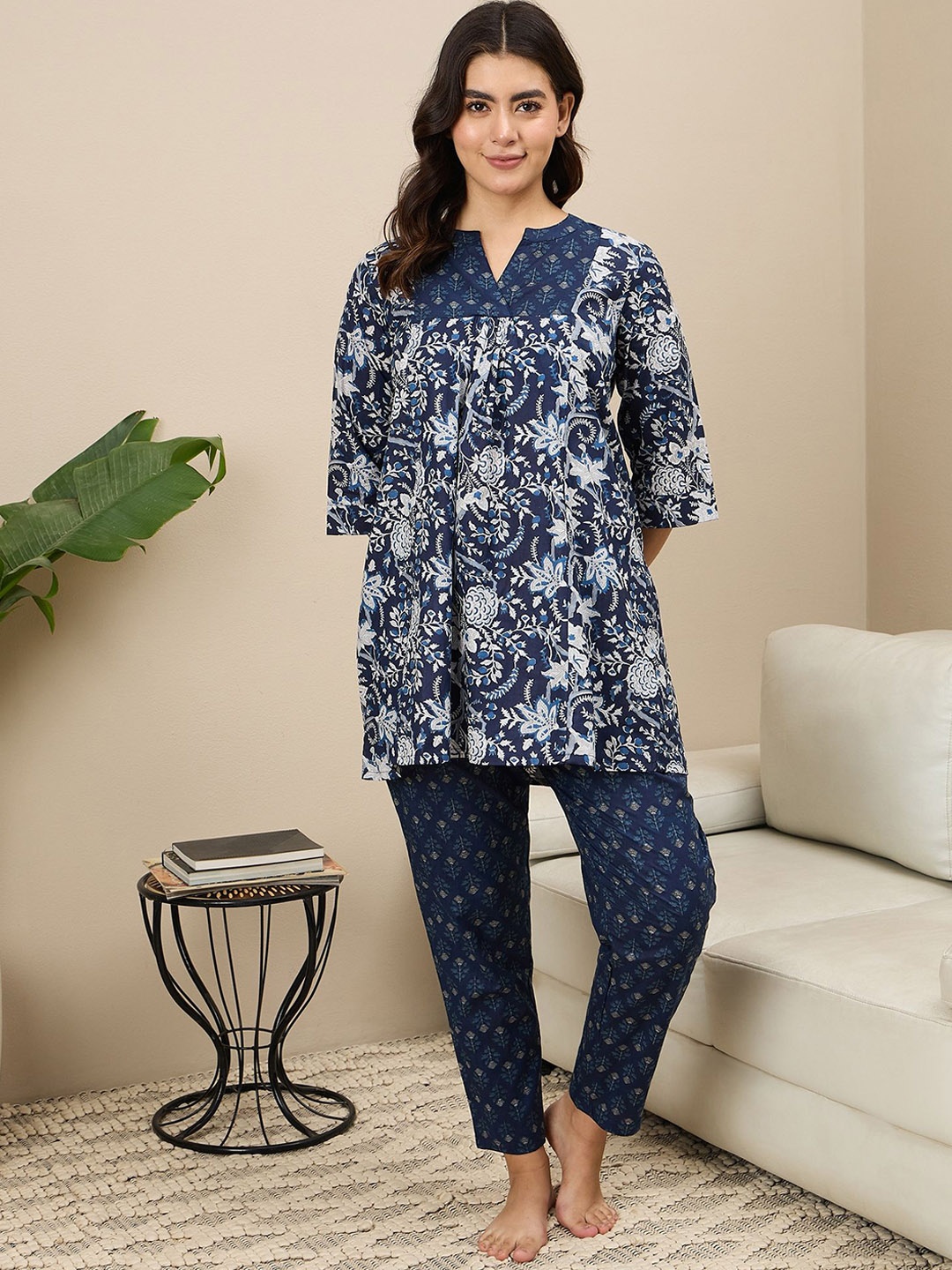 

July Women Floral Printed Pure Cotton Night suit, Navy blue
