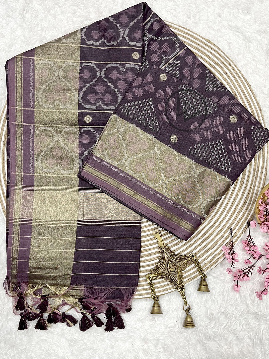 

VISHNU WEAVES Ethnic Motifs Zari Raw Silk Ikat Saree, Maroon