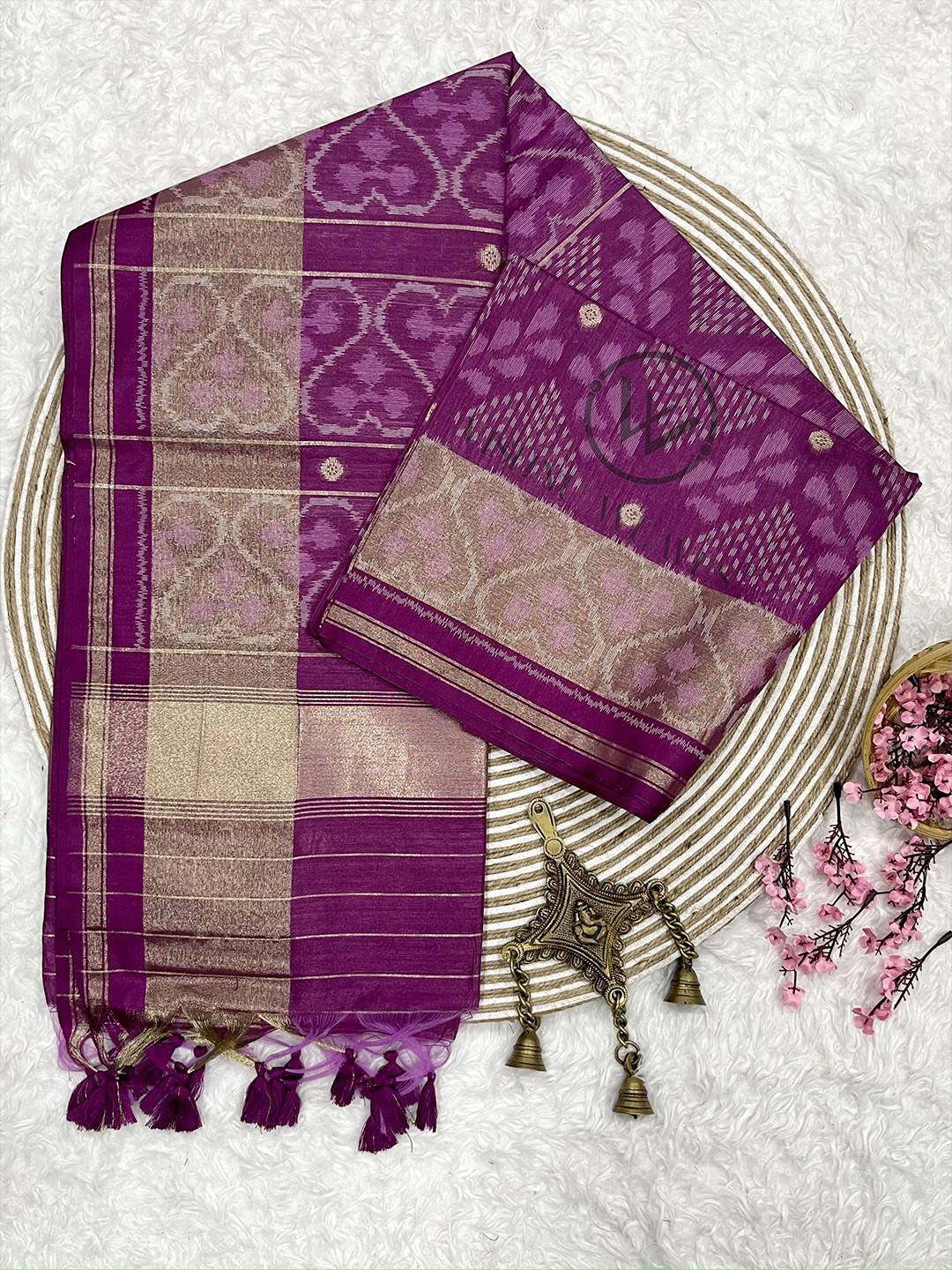 

VISHNU WEAVES Premium Raw Silk Saree, Purple