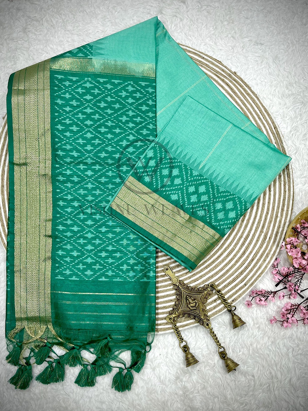 

VISHNU WEAVES Ethnic Motifs Zari Raw Silk Ikat Saree, Sea green