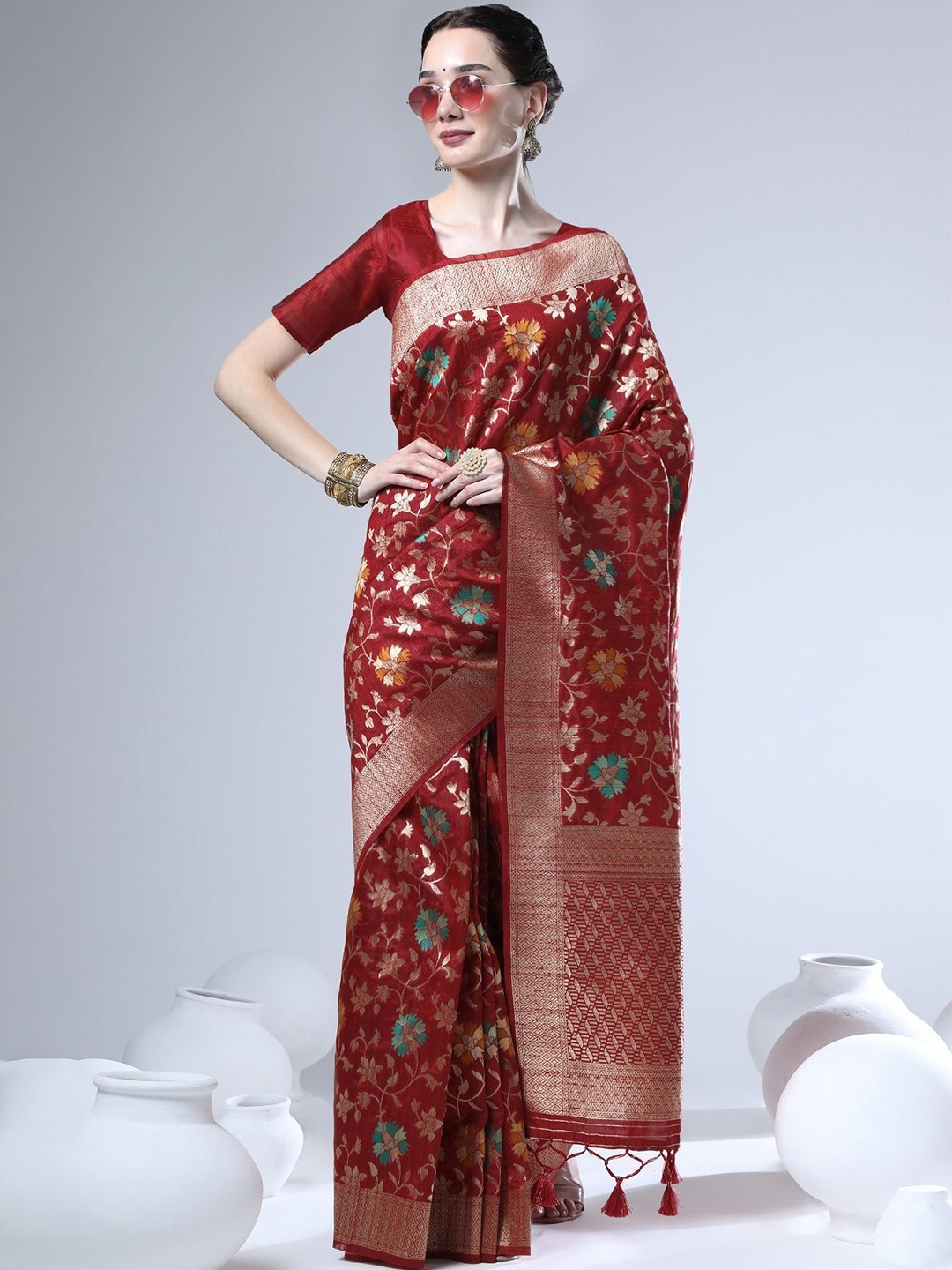 

VISHNU WEAVES Woven Design Pure Silk Tussar Saree, Red