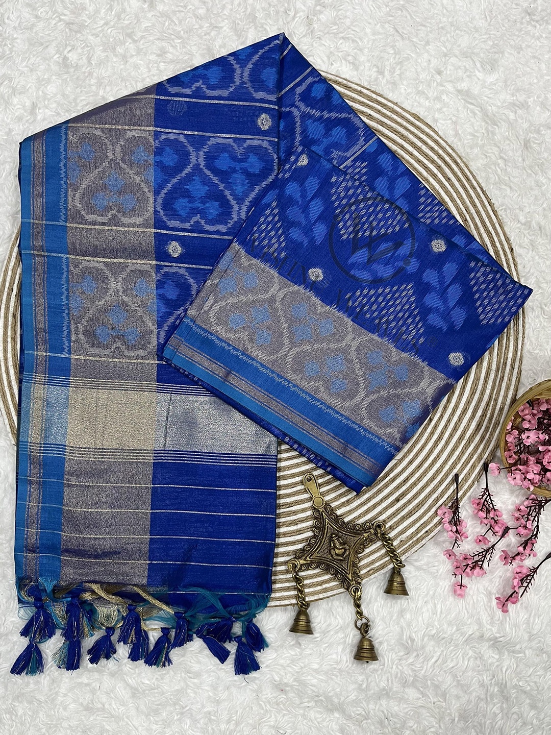 

VISHNU WEAVES Woven Design Zari Premium Raw Silk Ikat Saree, Blue