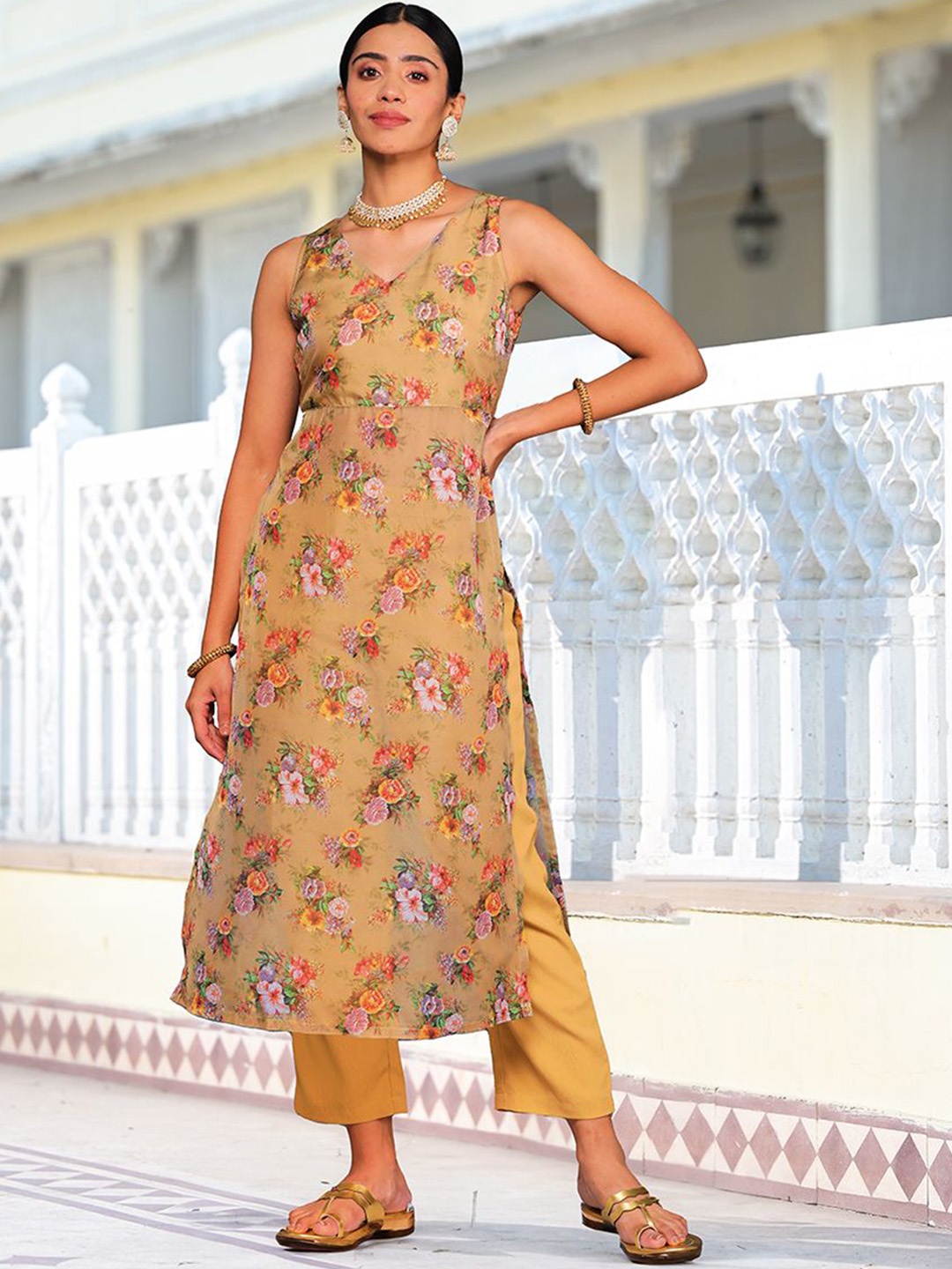 

Varanga Beige Floral Printed V-Neck Straight Kurta With Trousers