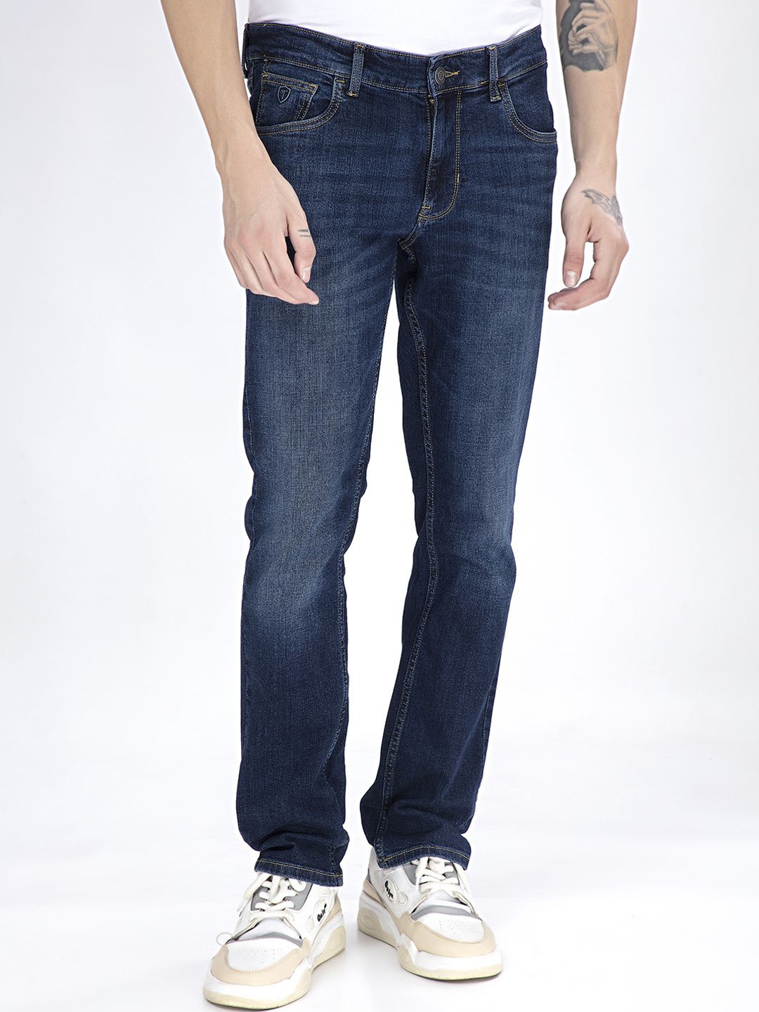

Thinc Men Azure Elegance Straight-Fit Stretchable Jeans, Blue
