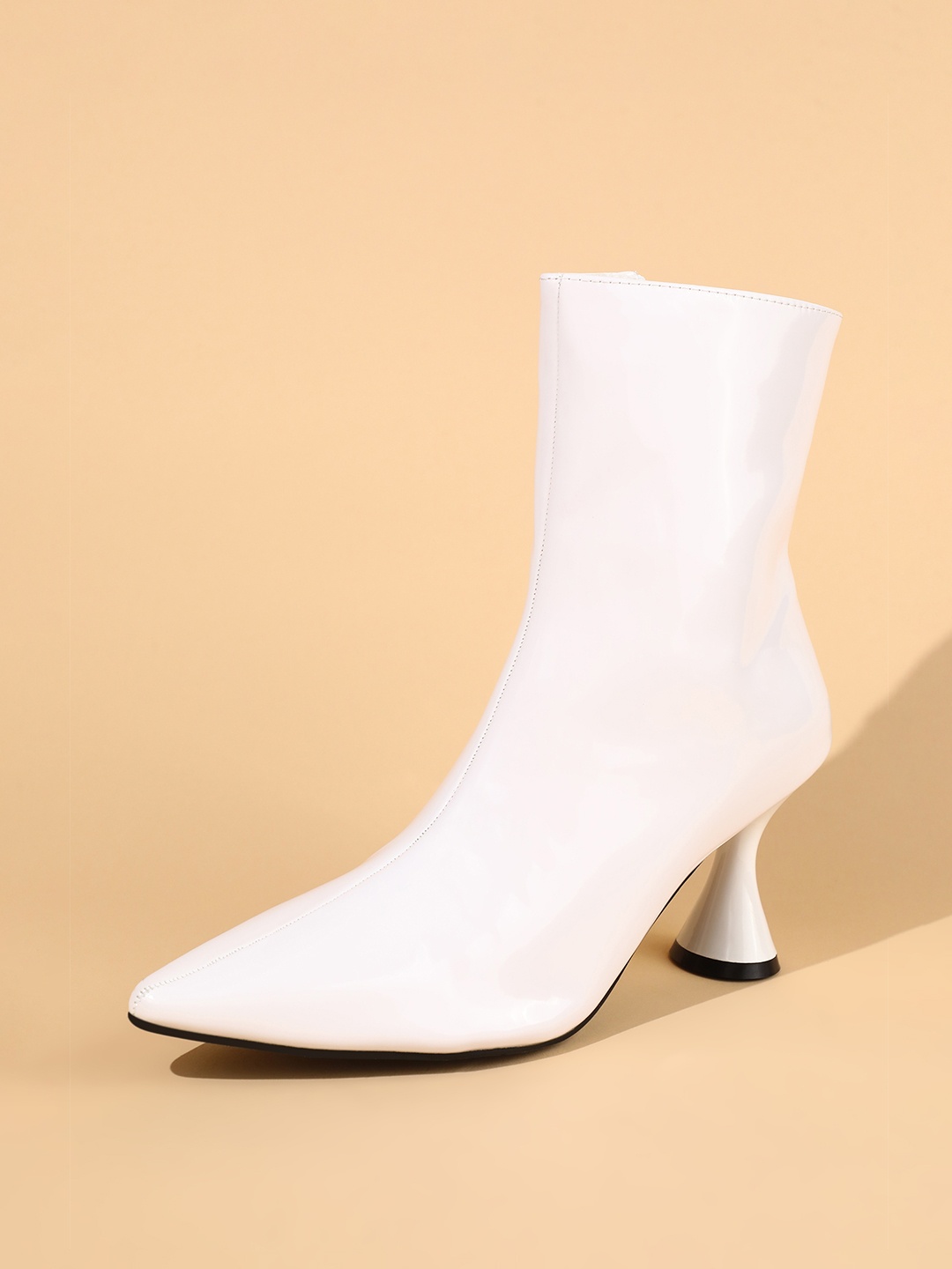 

LULU & SKY Women Triangle Toe Zip-Up Boots, White