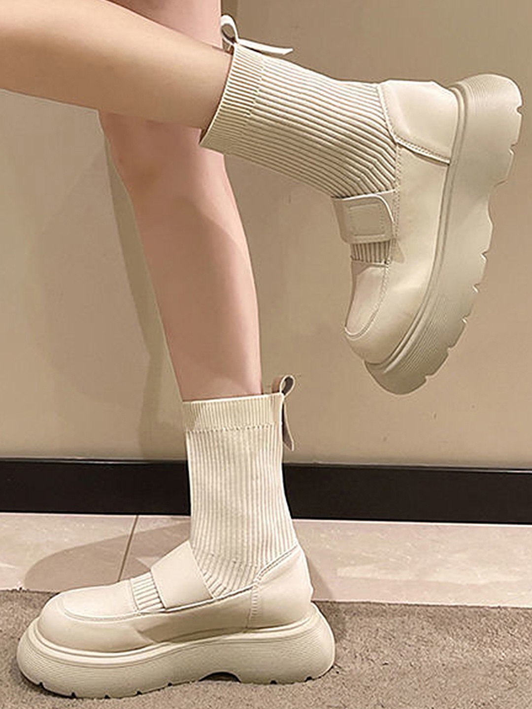 

LULU & SKY Women Round Toe Ankle Length Boots, White