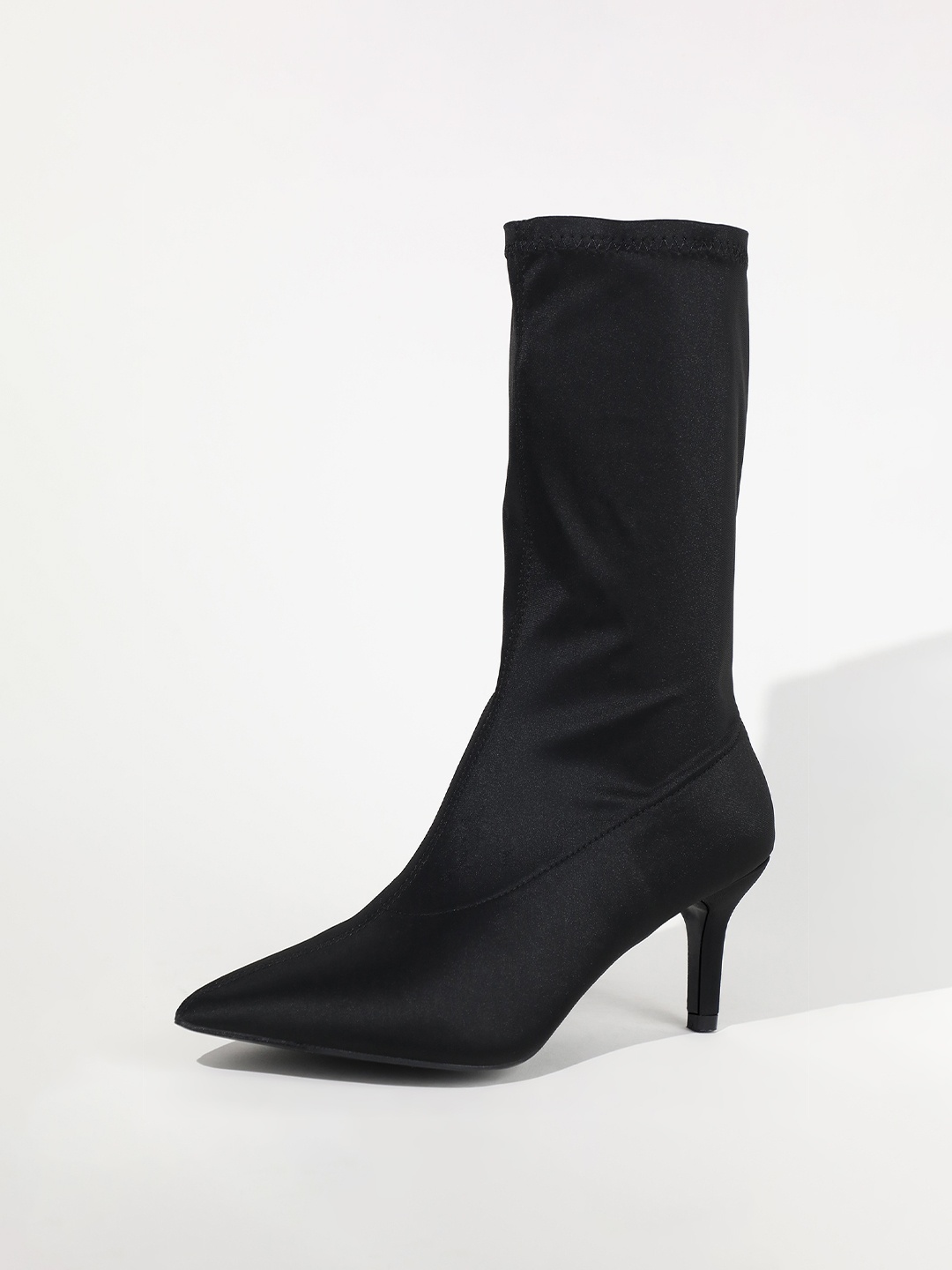 

LULU & SKY Women Triangle Toe Boots, Black