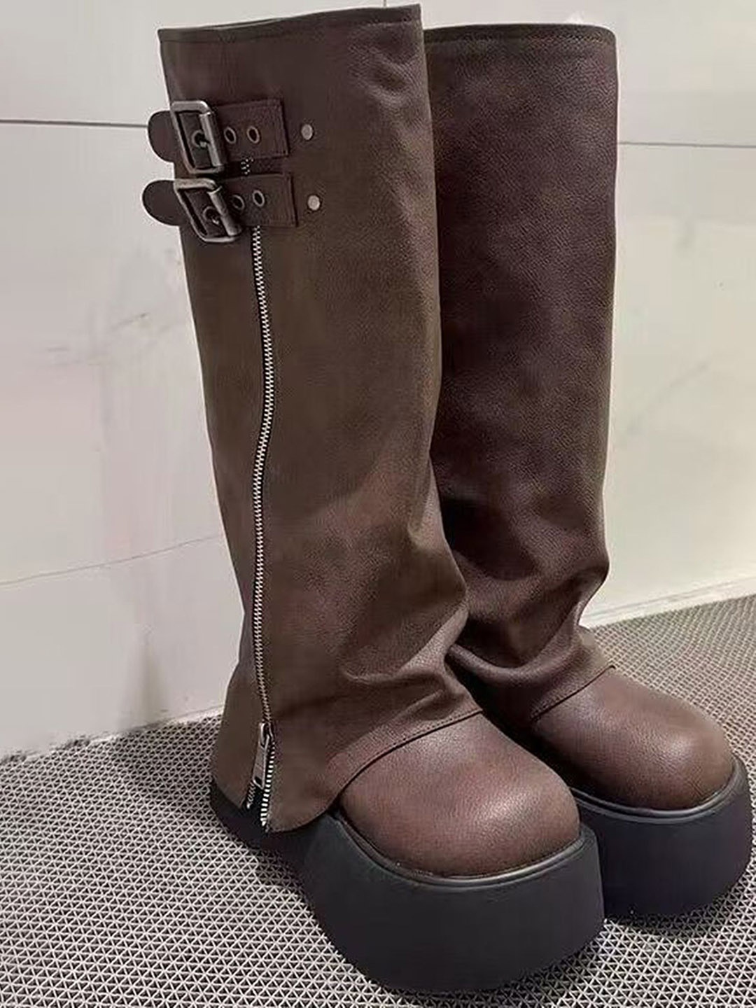 

LULU & SKY Women Knee Length Platform Heel Boots, Brown