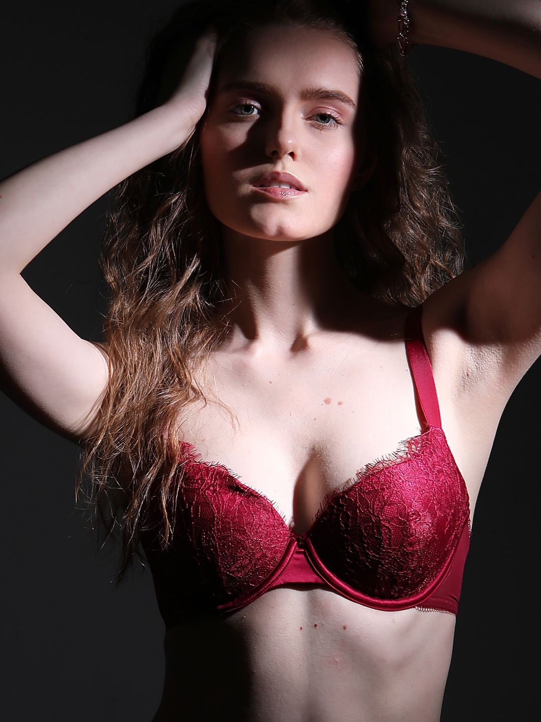 

Vero Moda Full Coverage Underwired Lightly Padded Push-Up Bra, Red