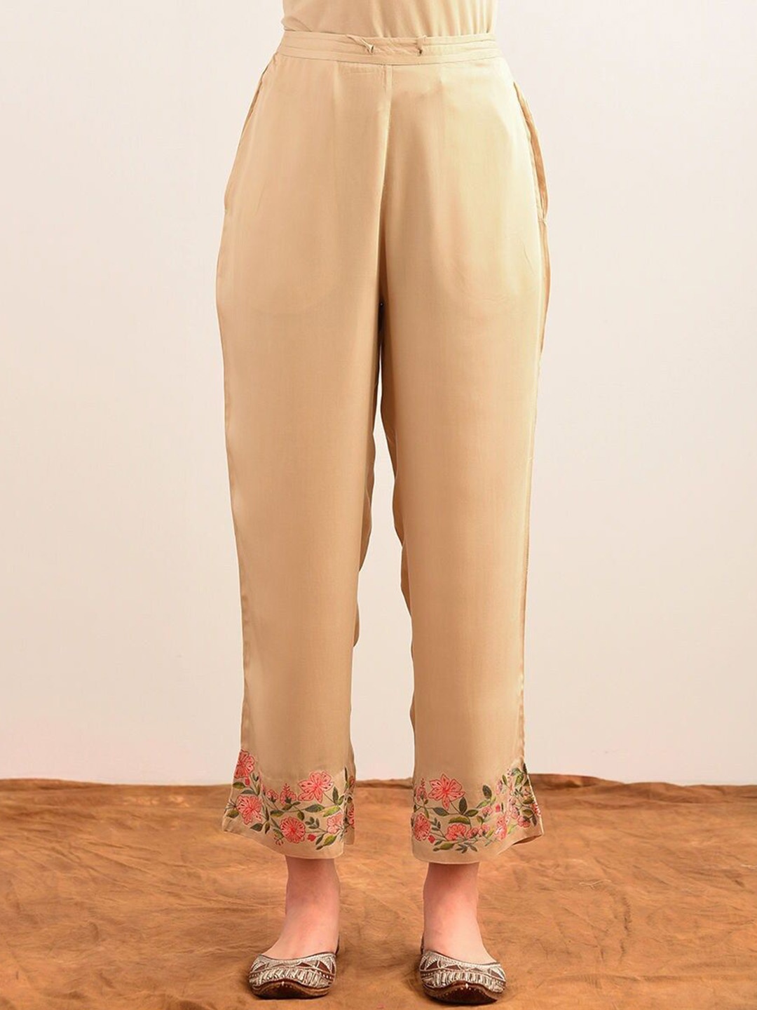 

JAYPORE Women Embroidered Relaxed Regular Fit Mid-Rise Cigarette Trouser, Beige