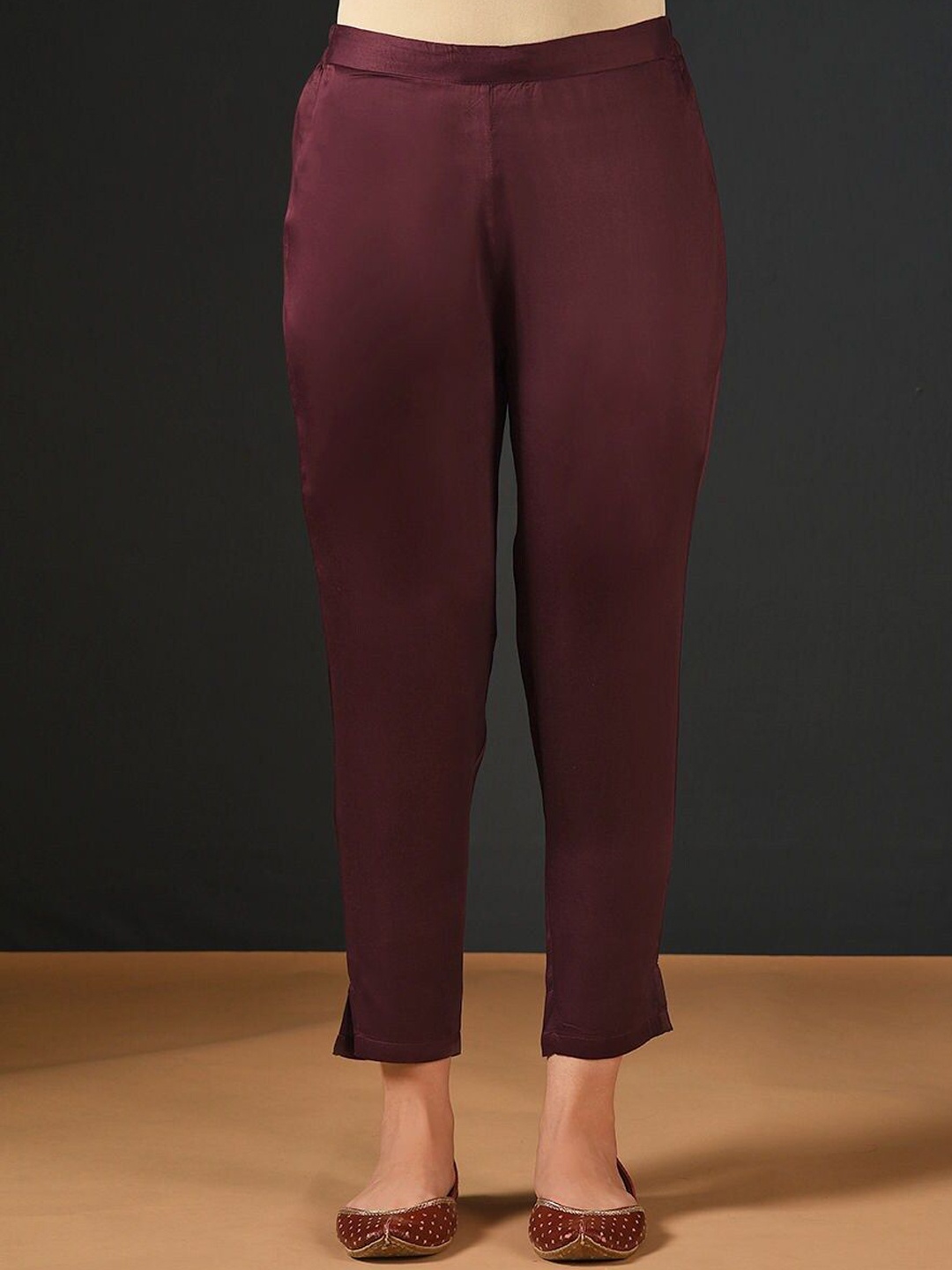 

JAYPORE Women Relaxed Trousers, Purple