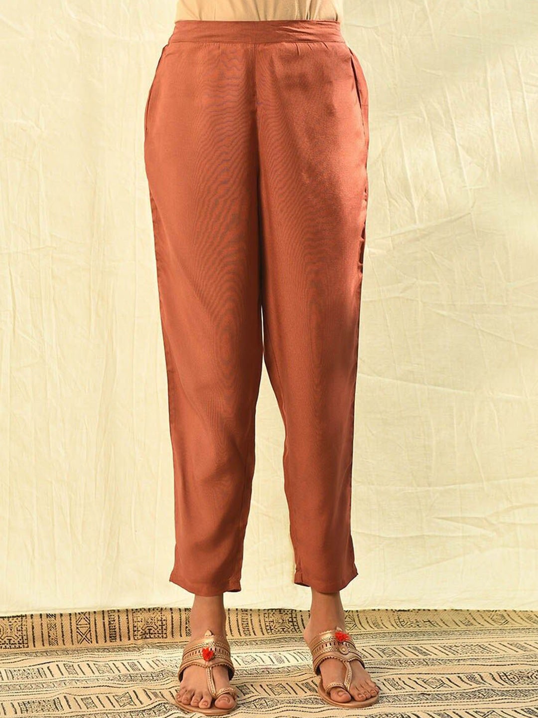 

JAYPORE Women Textured Relaxed Trousers, Red