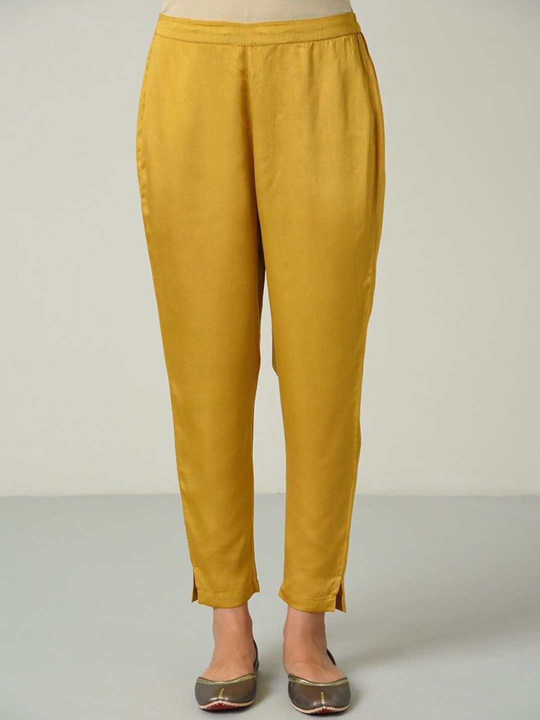 

JAYPORE Women Relaxed Fit Mid-Rise Cropped Trousers, Mustard