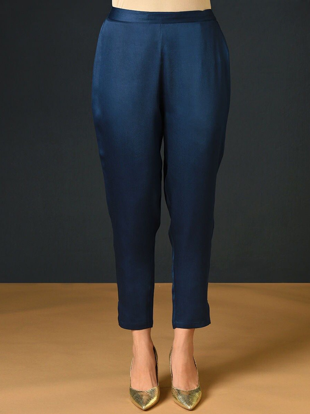 

JAYPORE Women Relaxed Regular Fit Mid-Rise Trousers, Blue