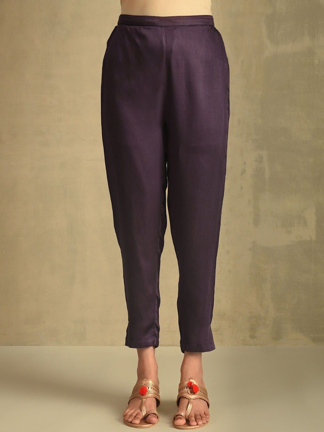

JAYPORE Women Relaxed Mid-Rise Cropped Flat-Front Trousers, Purple