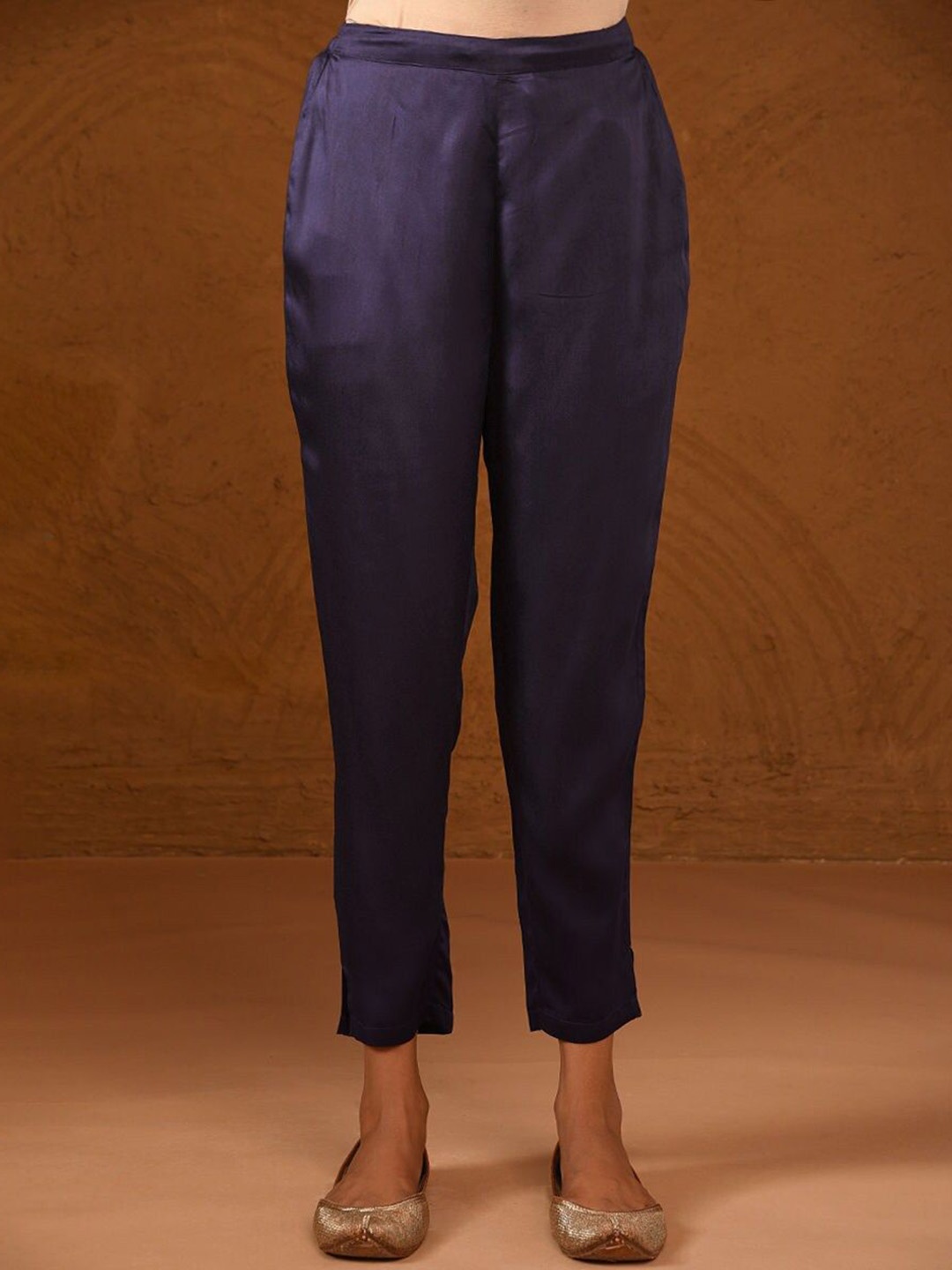 

JAYPORE Women Relaxed Pleated Trousers, Purple