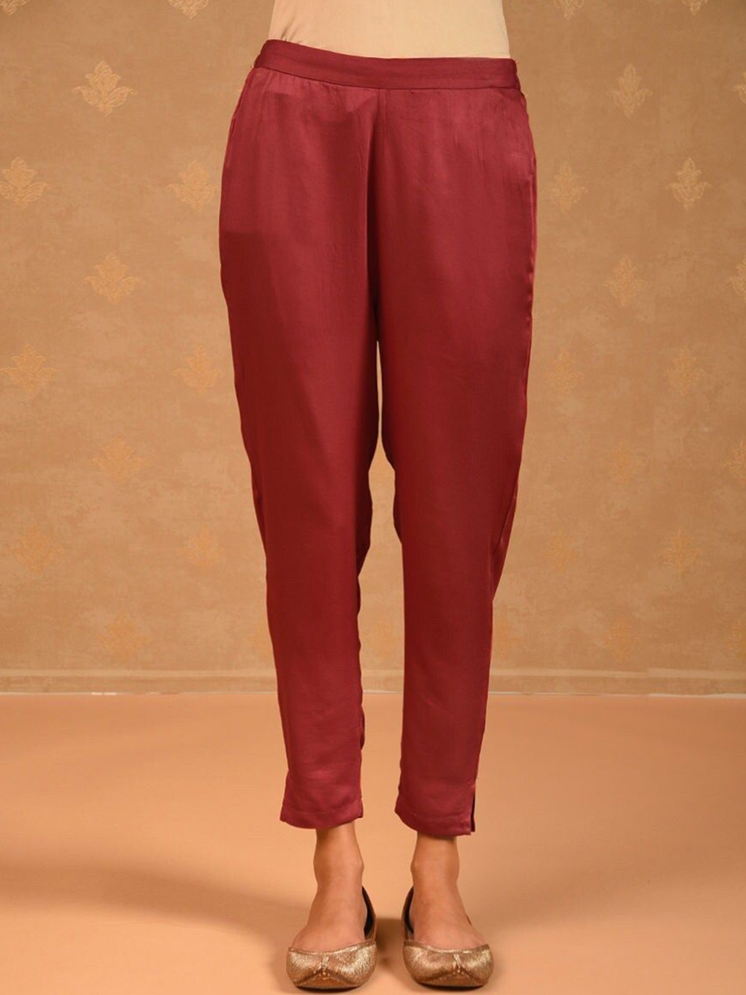 

JAYPORE Women Relaxed Regular Fit Mid-Rise Cigarette Trouser, Maroon