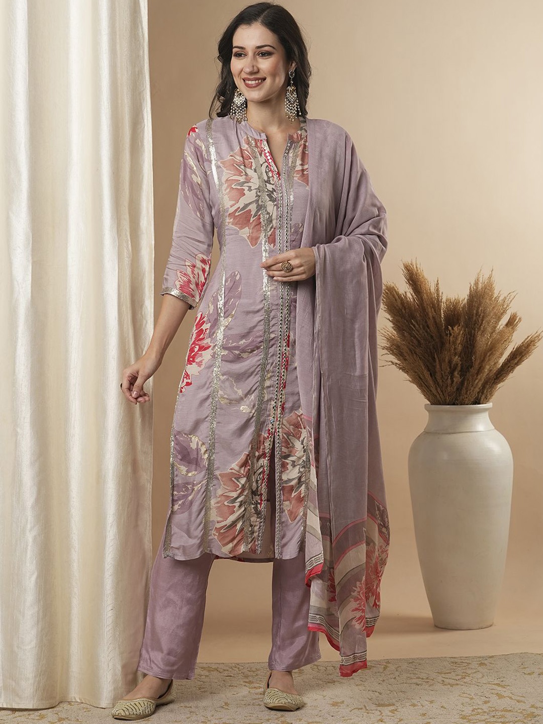 

FASHOR Lavender Floral Printed Gotta Patti Straight Kurta with Trousers & Dupatta