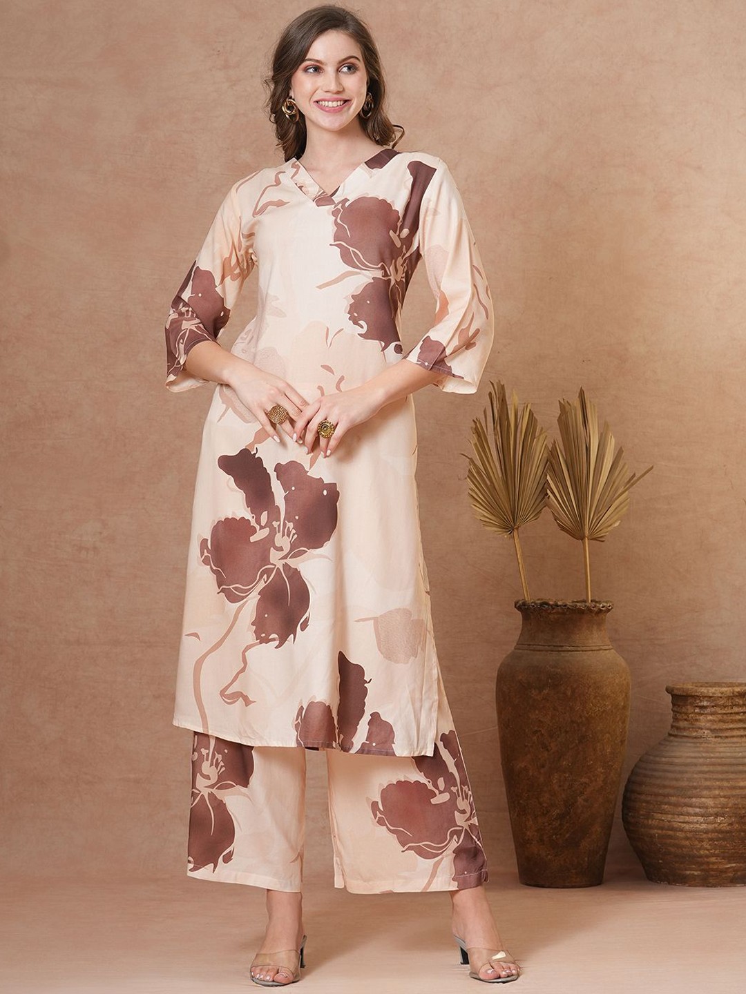 

FASHOR Cream Floral Printed V-Neck Top With Palazzo