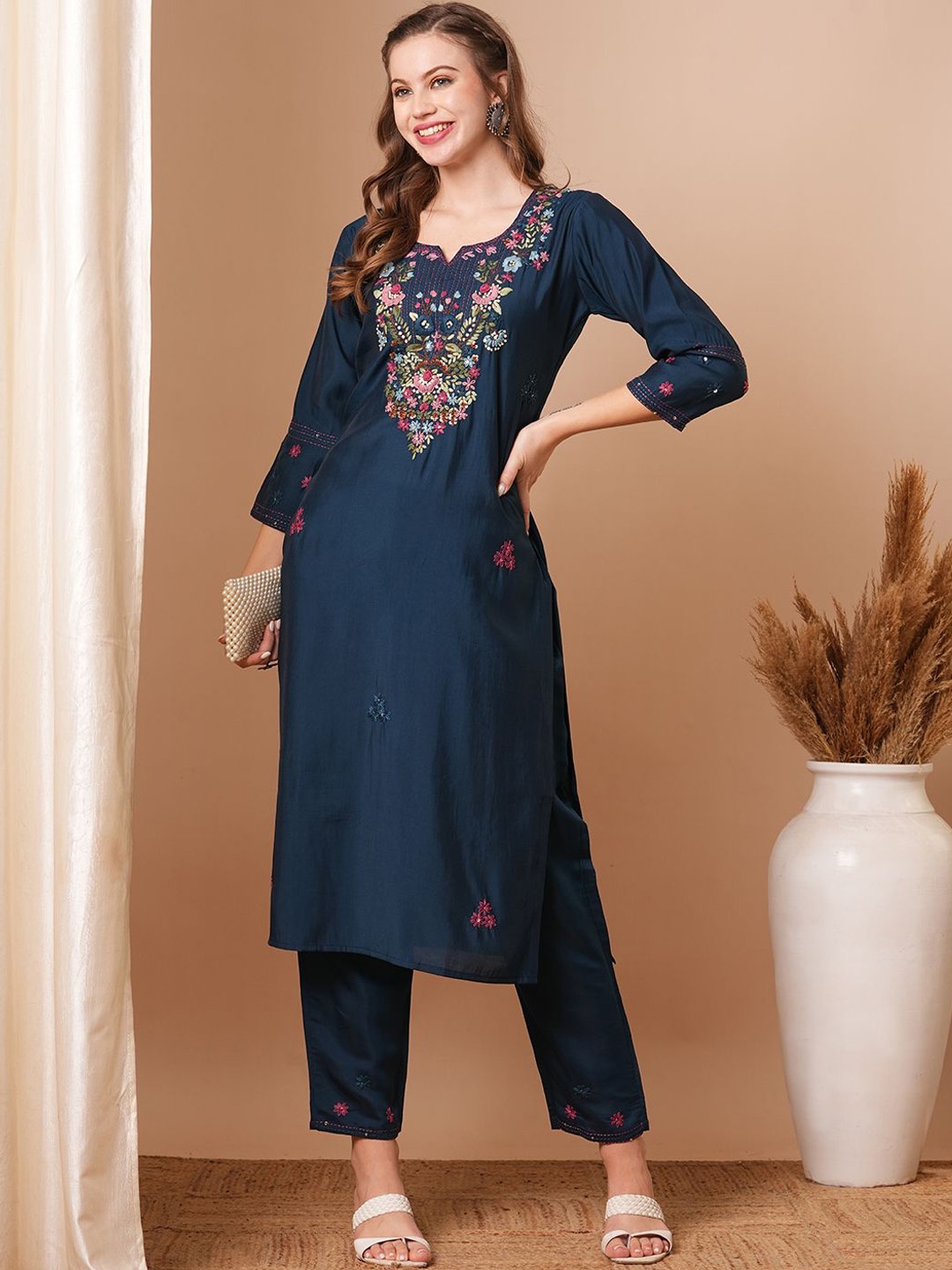 

FASHOR Floral Embroidered Sequinned Straight Kurta With Trousers, Teal