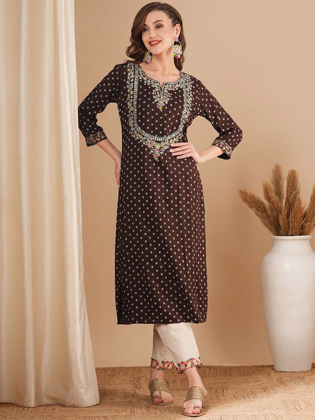 

FASHOR Ethnic Motifs Embroidered Sequinned Straight Kurta, Brown