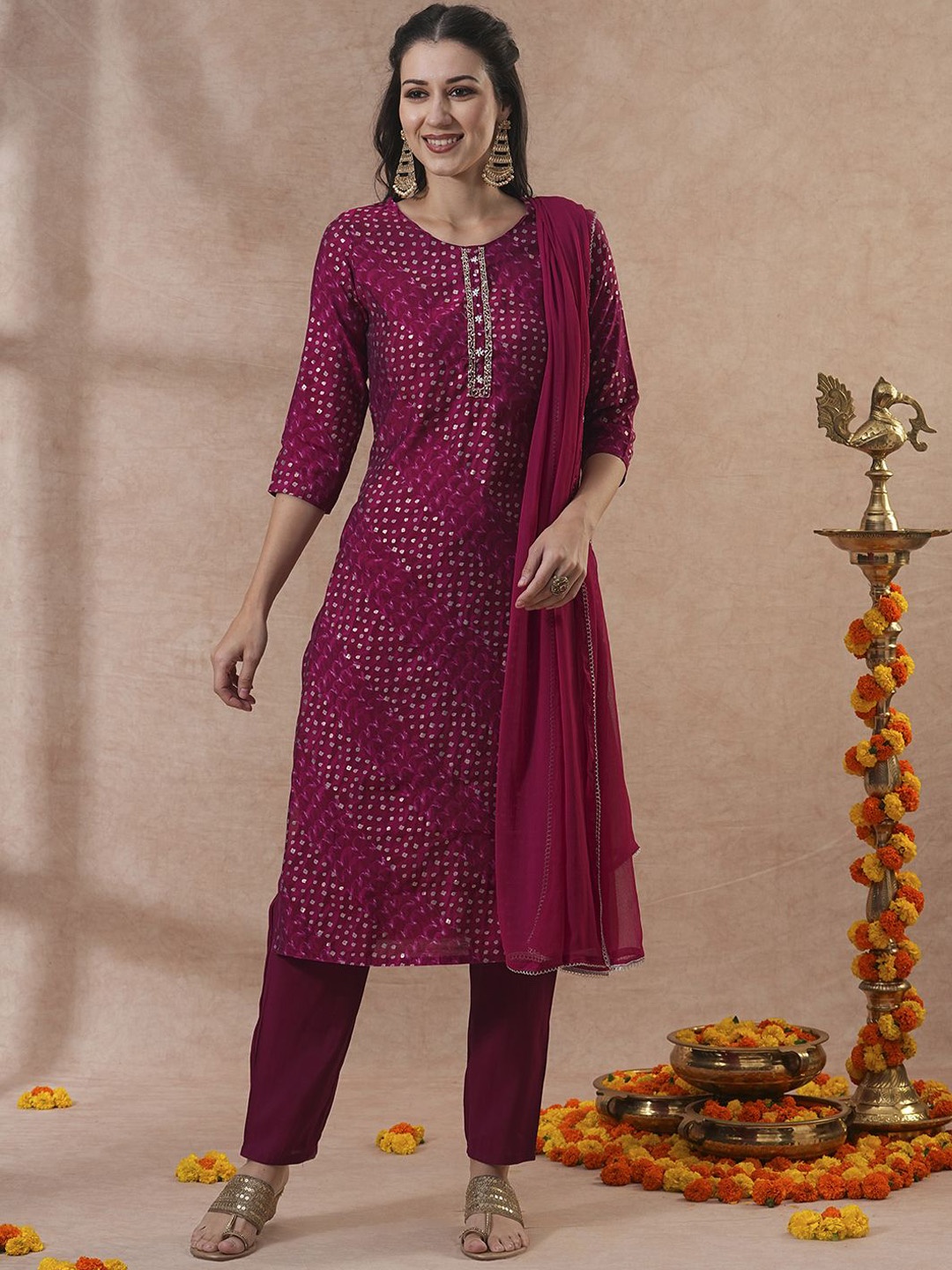 

FASHOR Bandhani Printed Beads & Stones Straight Kurta With Trousers & Dupatta, Magenta