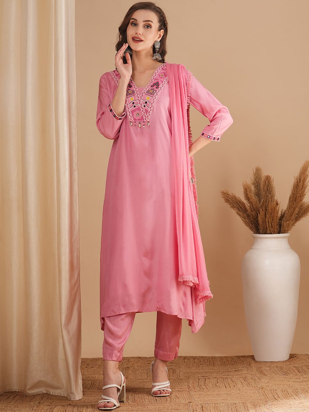 

FASHOR Women Ethnic Motifs Embroidered Regular Mirror Work Kurta with Trousers & With Dupatta, Pink