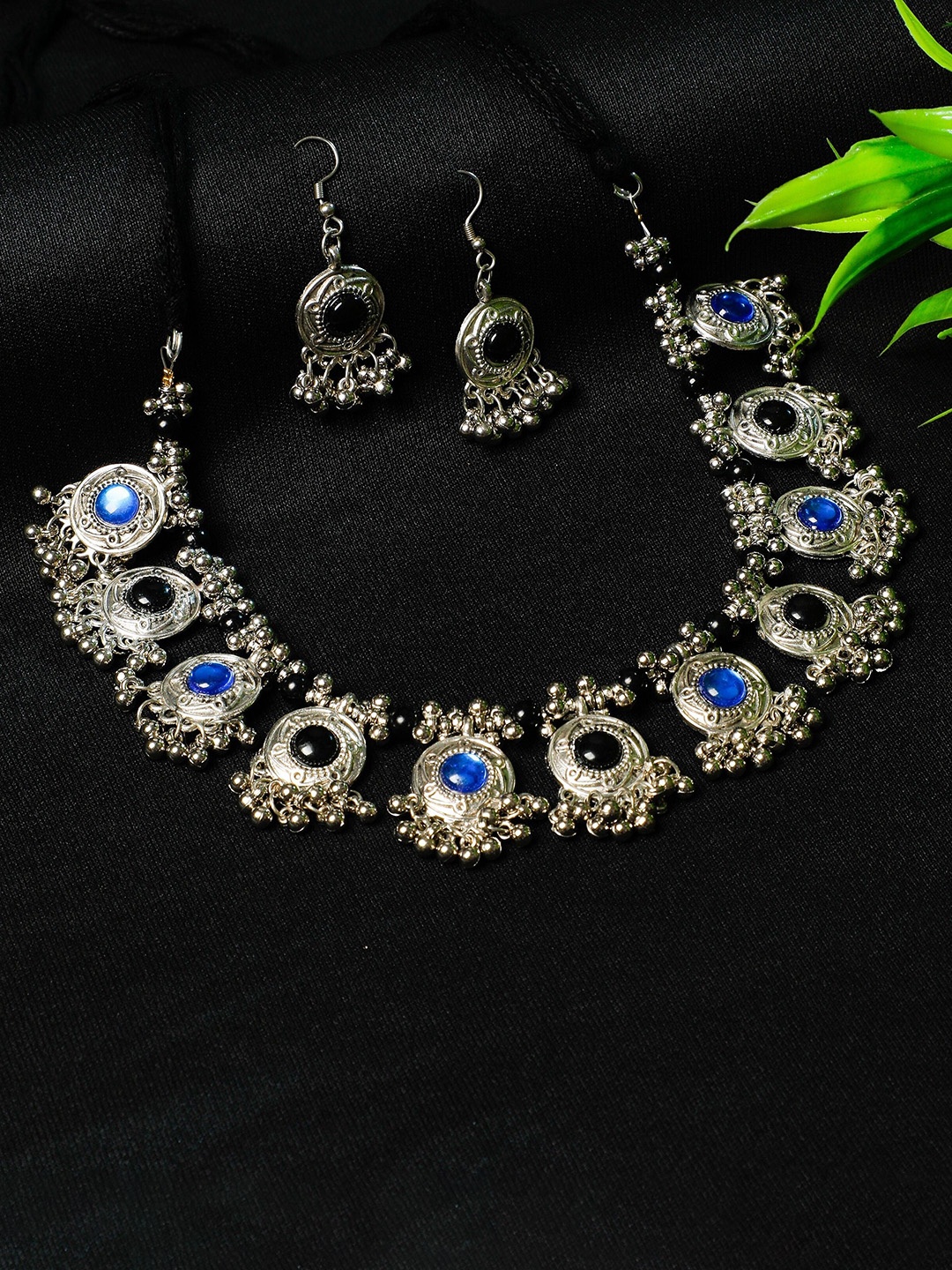 

Oxidized Heaven Silver-Plated Stone Studded & Beaded Jewellery Set
