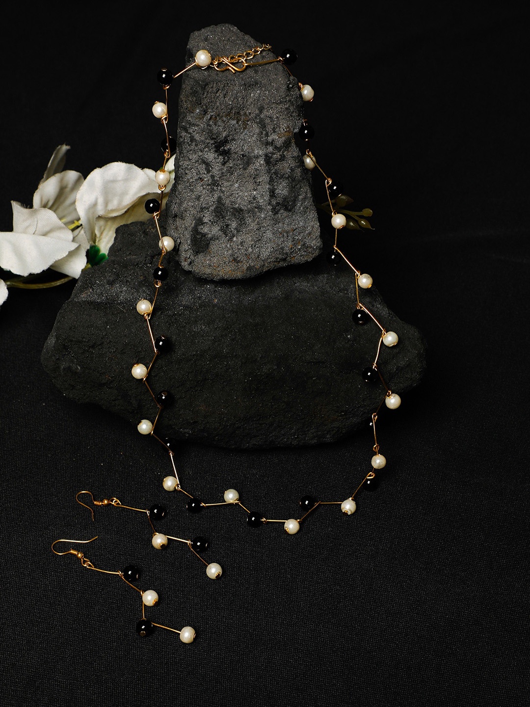 

Oxidized Heaven Silver Beaded Jewellery Set, Gold