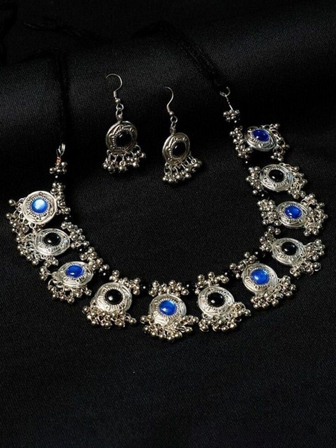 

Oxidized Heaven Sterling Silver Plated Stone Studded & Beaded Jewellery Set