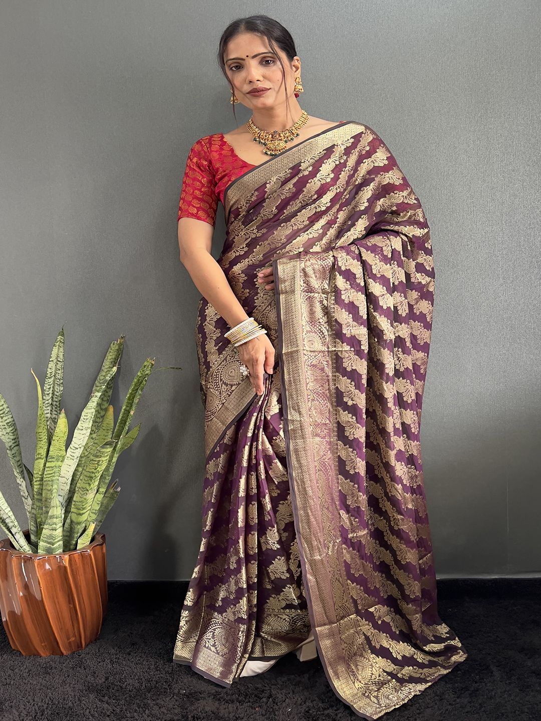 

Mitera Ethnic Motifs Woven Design Zari Saree, Purple