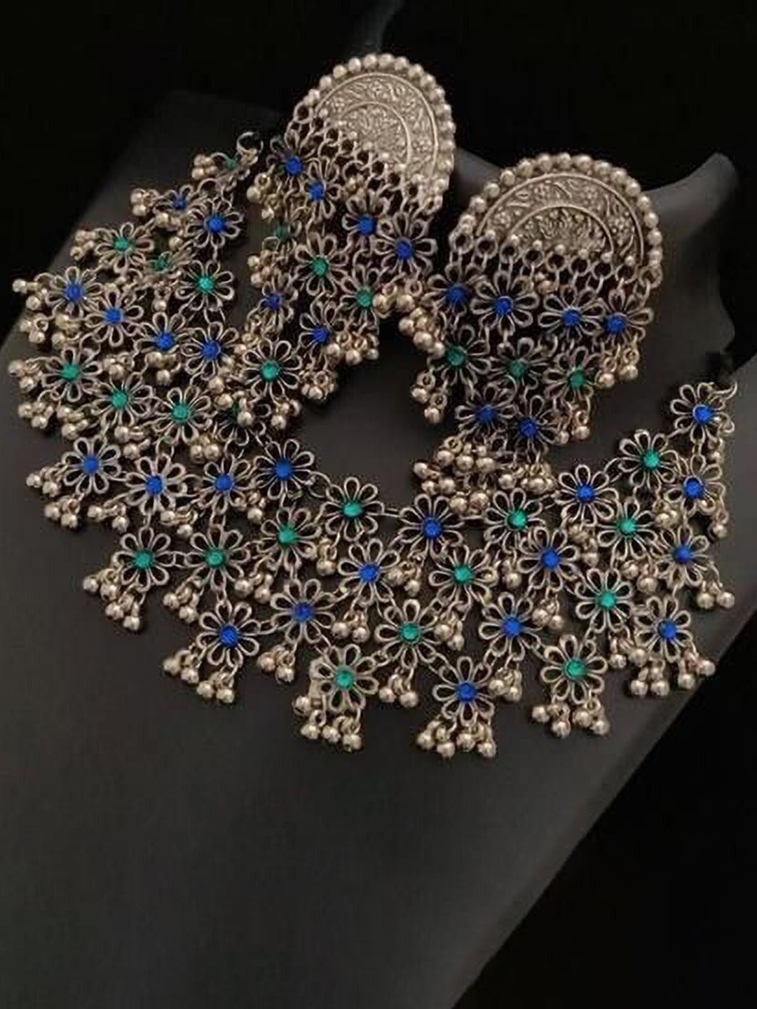 

Oxidized Heaven Sliver-Plated Textured Stone Studded & Beaded Jewellery Set, Silver