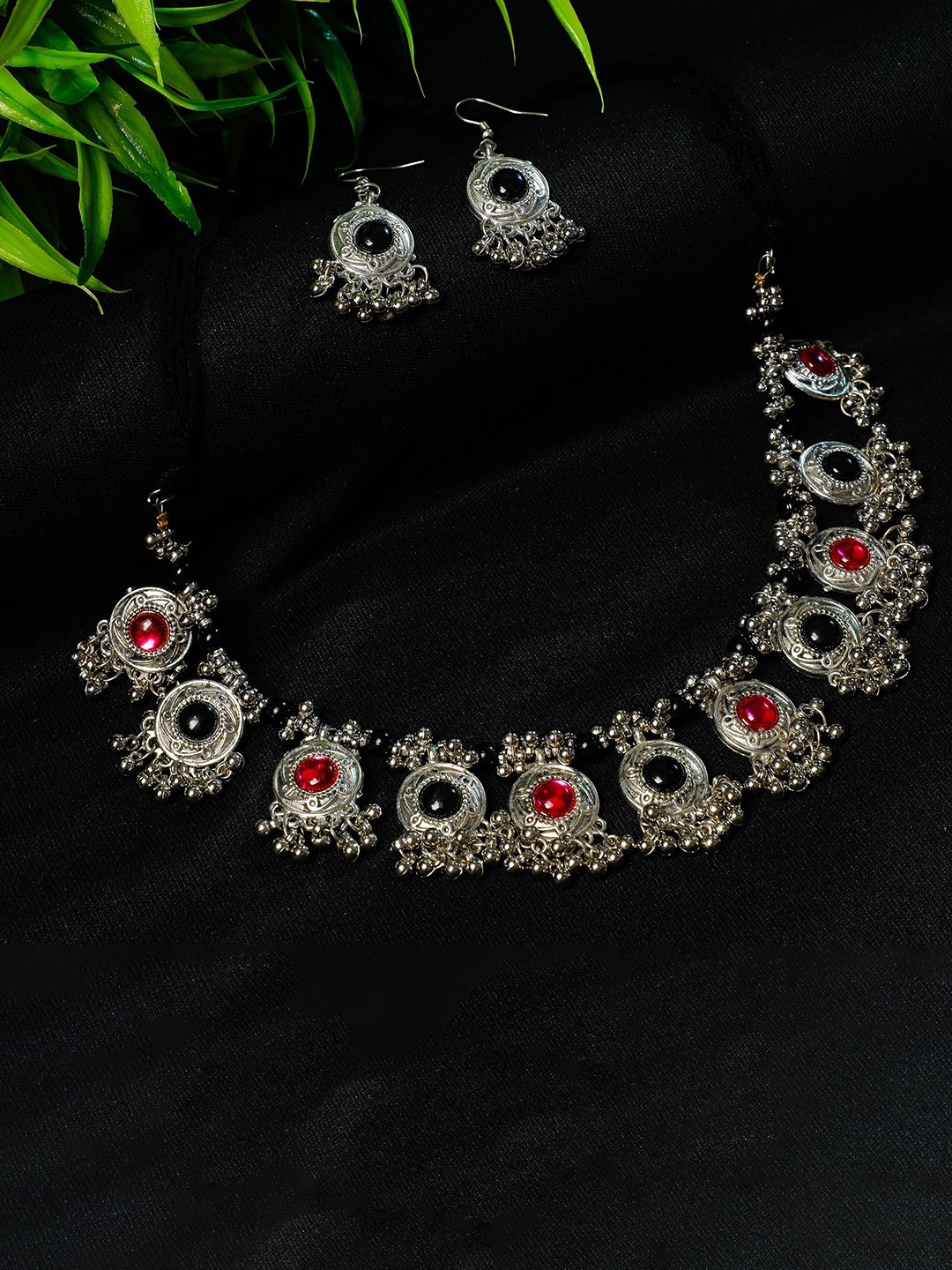 

Oxidized Heaven Sterling Silver Plated Stone Studded & Beaded Jewellery Set