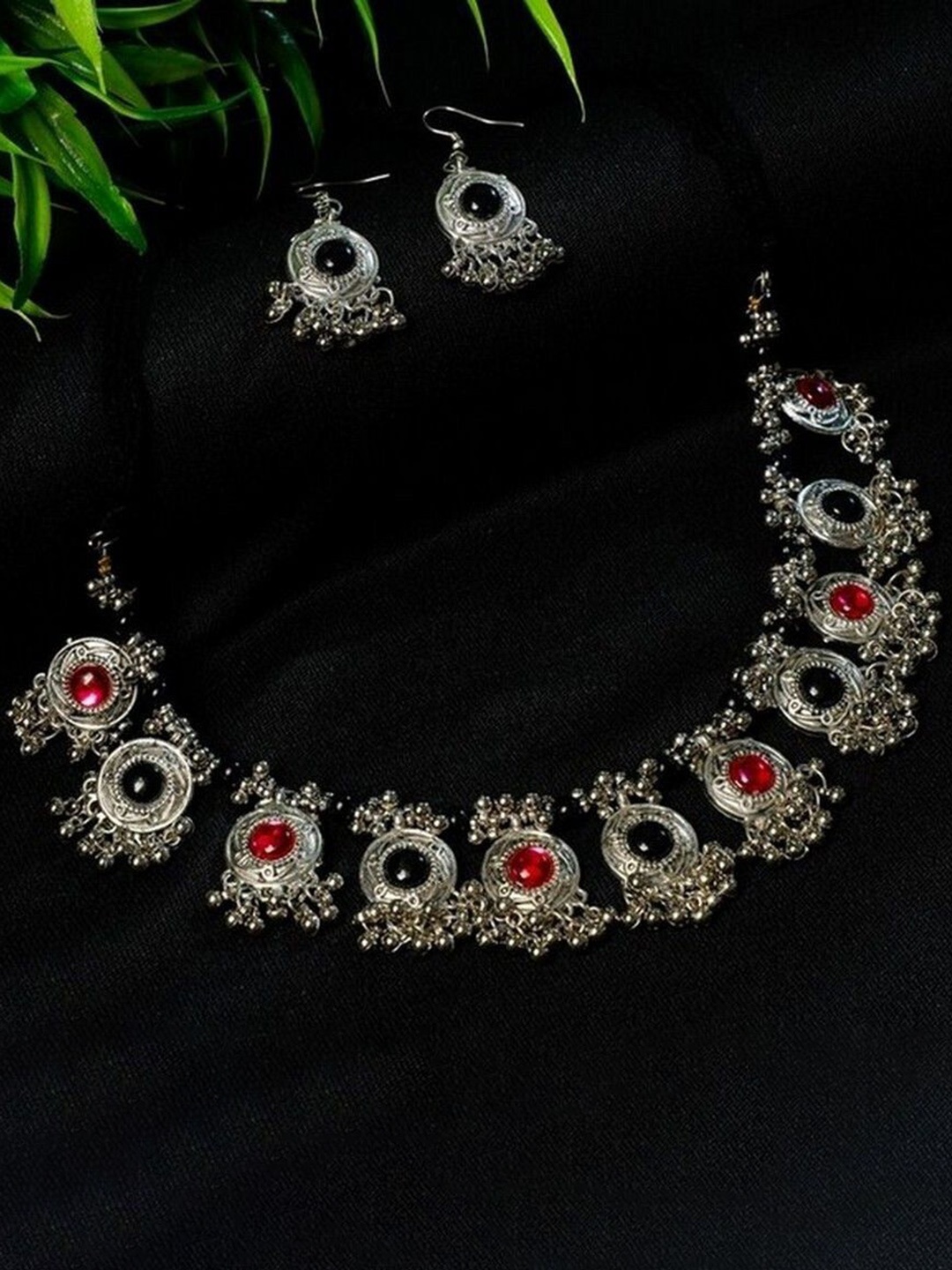 

Oxidized Heaven Sterling Silver-Plated Stone-Studded & Beaded Jewellery Set