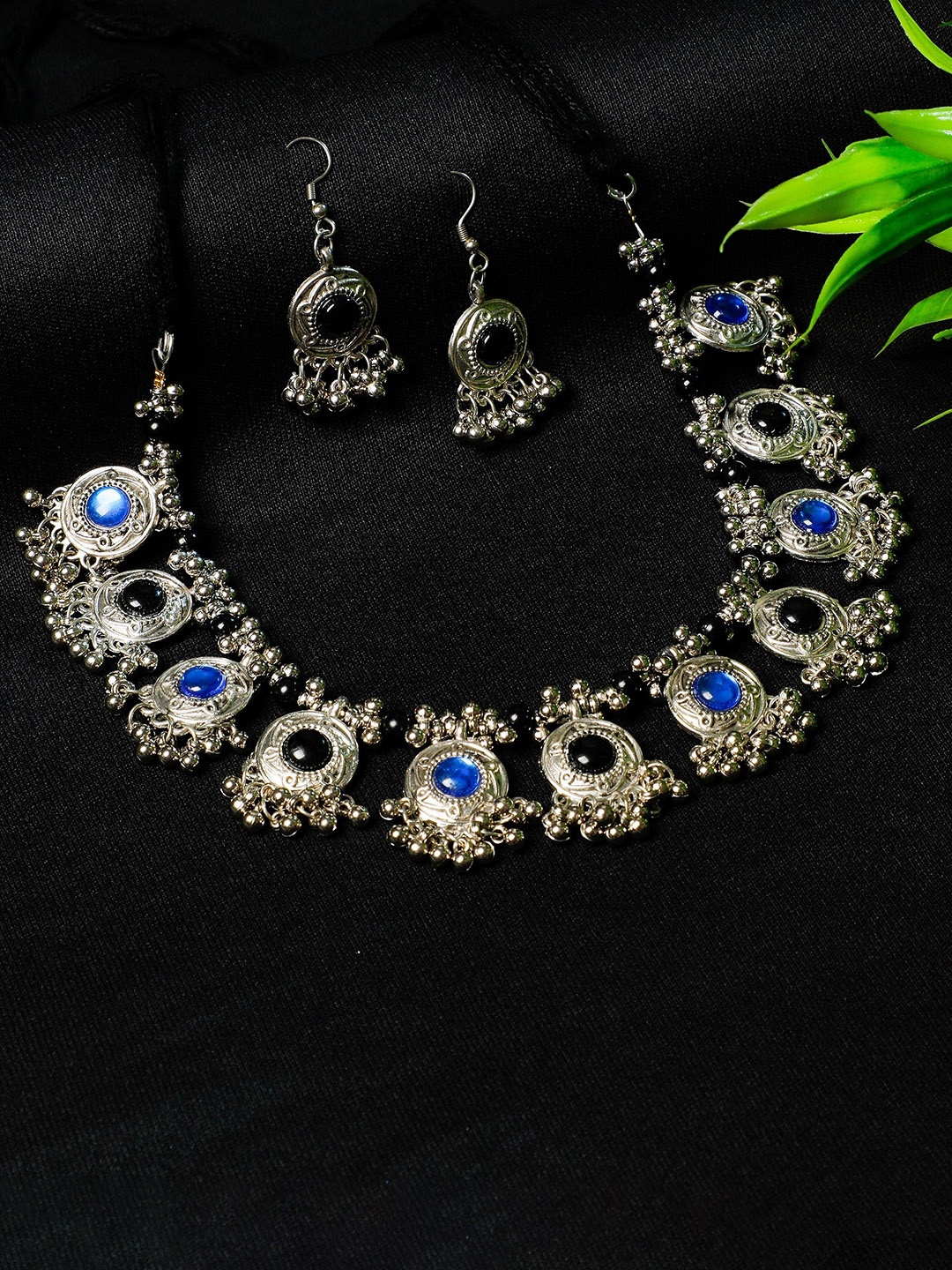 

Oxidized Heaven Sterling Silver-Plated Stone Studded & Beaded Jewellery Set