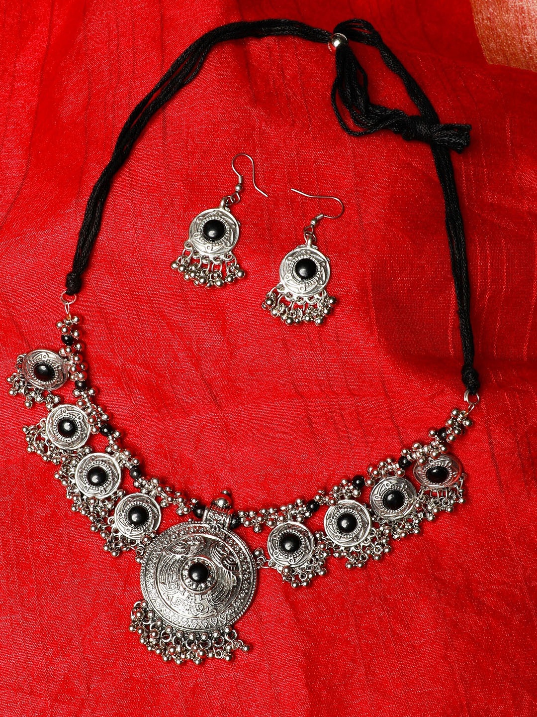 

Oxidized Heaven Sterling Silver Plated Stone Studded & Beaded Jewellery Set