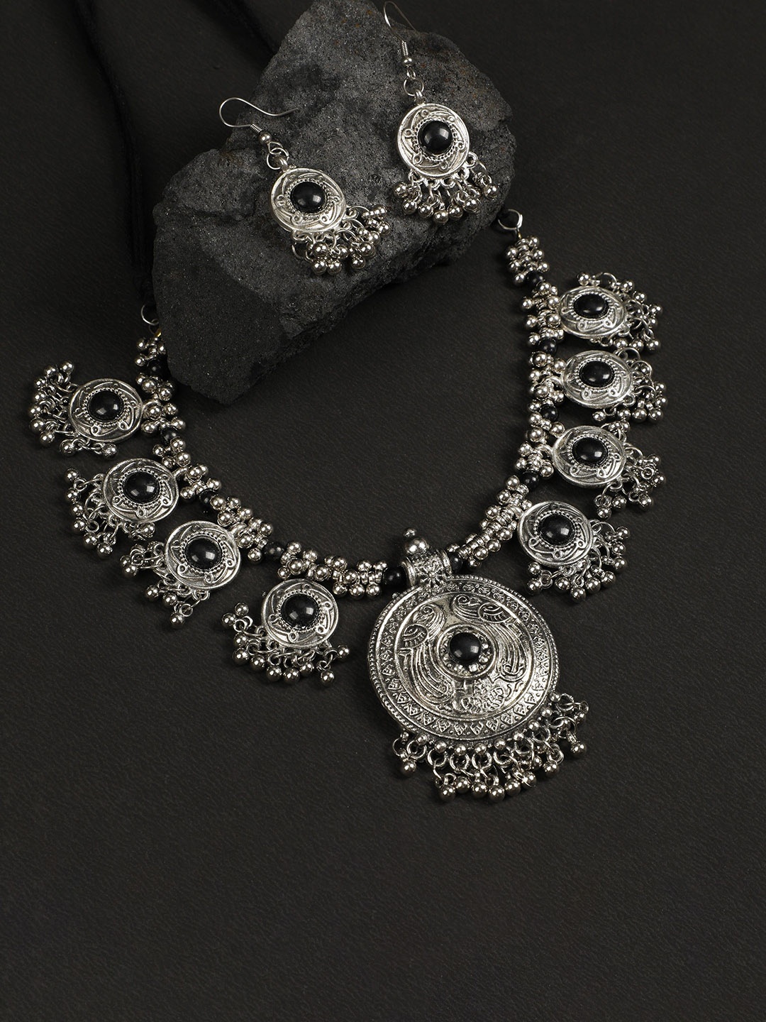 

Oxidized Heaven Silver-Plated Beaded Necklace and Earrings