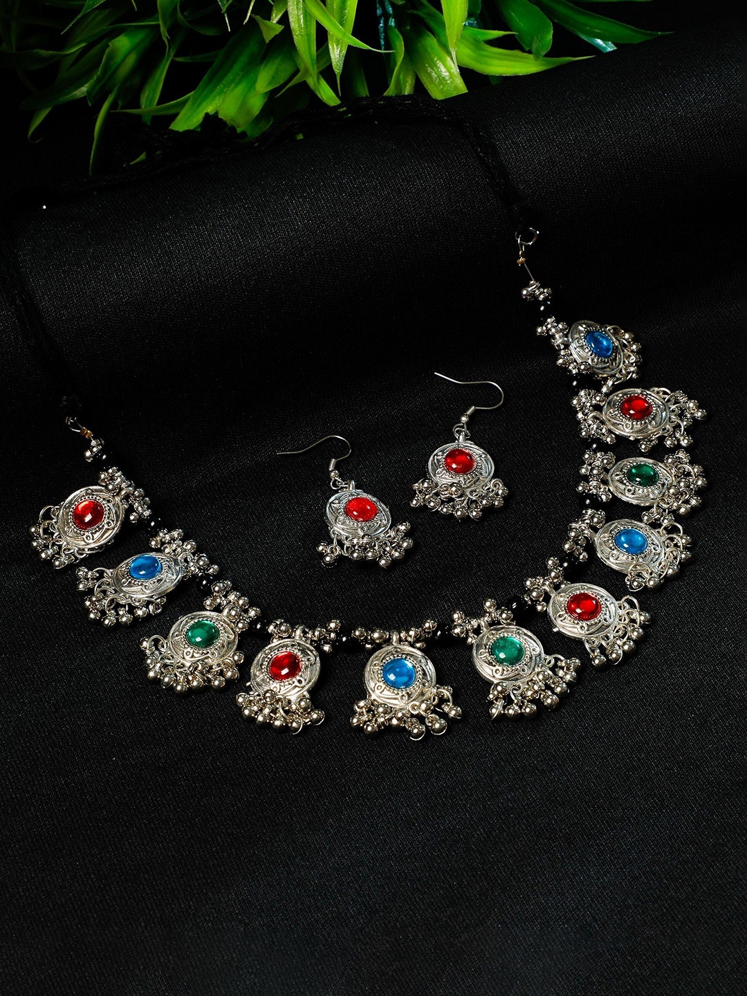 

Oxidized Heaven Sterling Silver-Plated Stone Studded & Beaded Jewellery Set