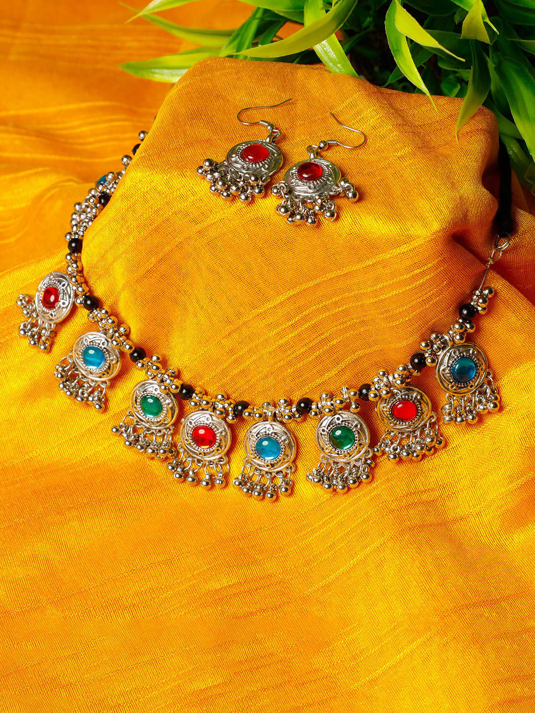 

Oxidized Heaven Silver-Plated Stone Studded & Beaded Jewellery Set