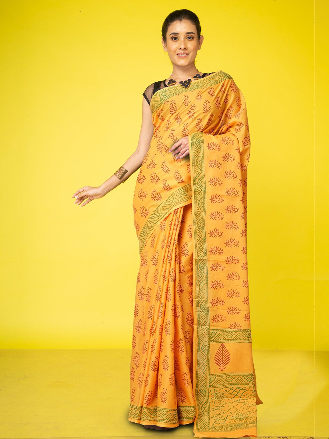 

Unnati Silks Ethnic Motifs Pure Cotton Block Print Saree, Yellow