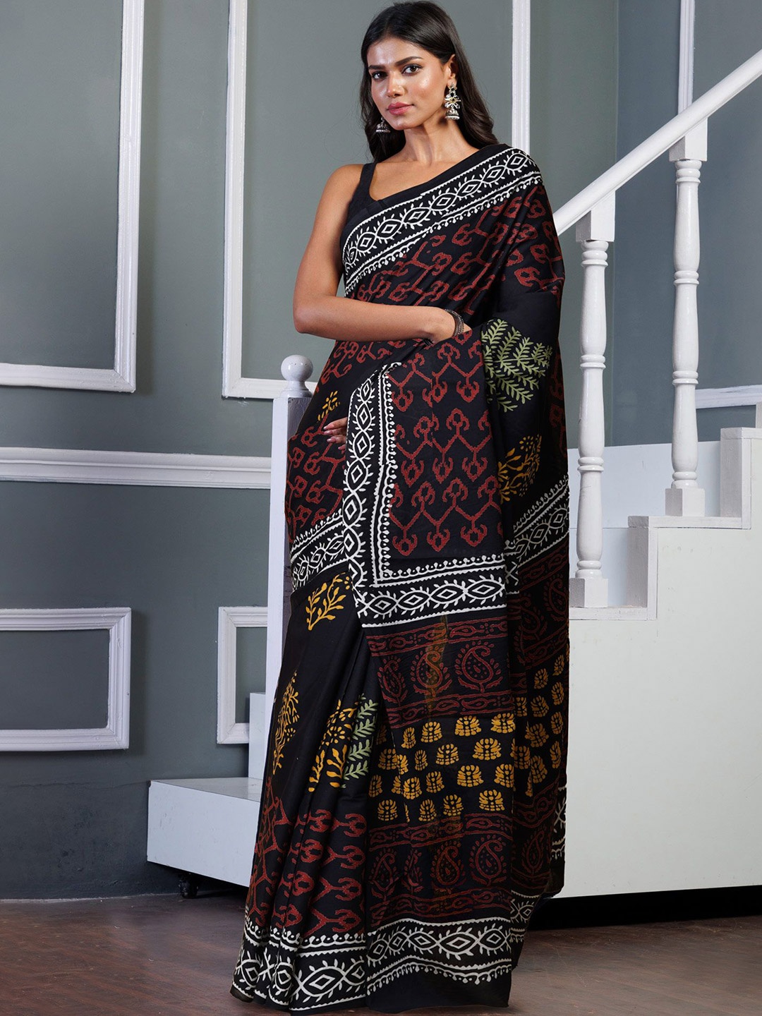 

Unnati Silks Ethnic Motifs Printed Pure Cotton Handloom Kota Saree, Black