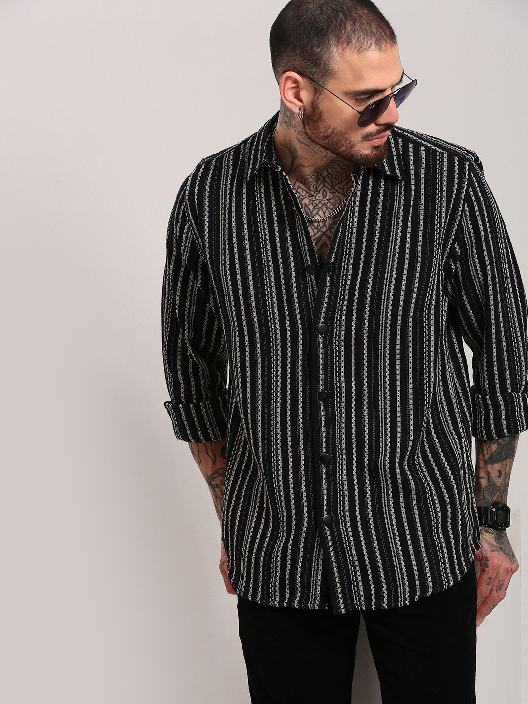 

SHOWOFF Men Comfort Fit Spread Collar Vertical Striped Cotton Casual Shirt, Black