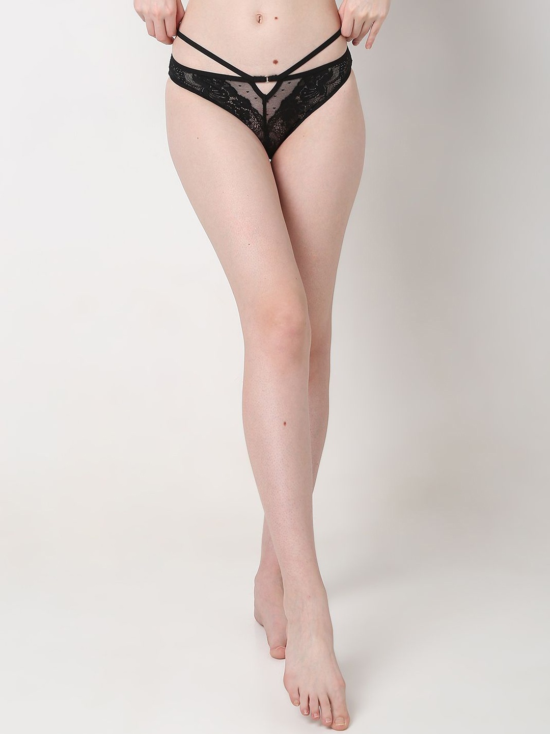 

Vero Moda Self Design Mid-Rise Bikini Brief, Black