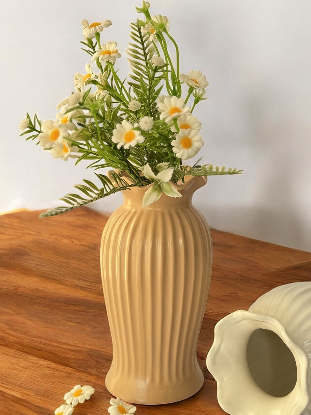 

Art Street Coffee-Brown Glossy Ceramic Origami Decorative Flower Vase