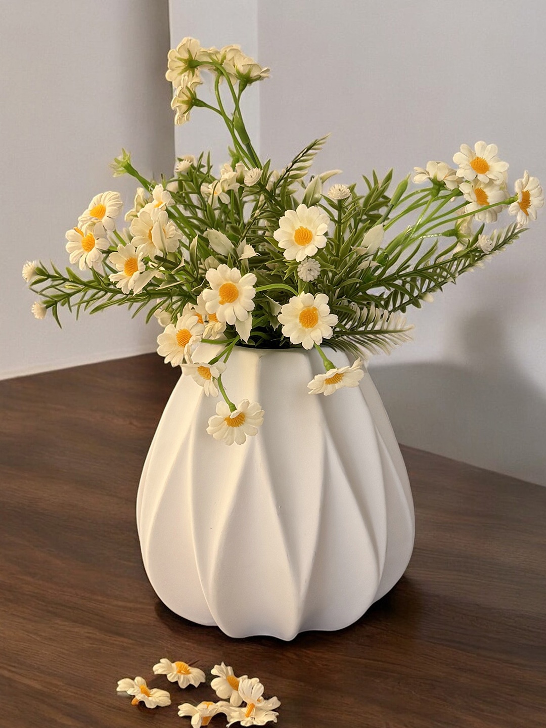

Art Street White Ceramic Decorative Flower Vase