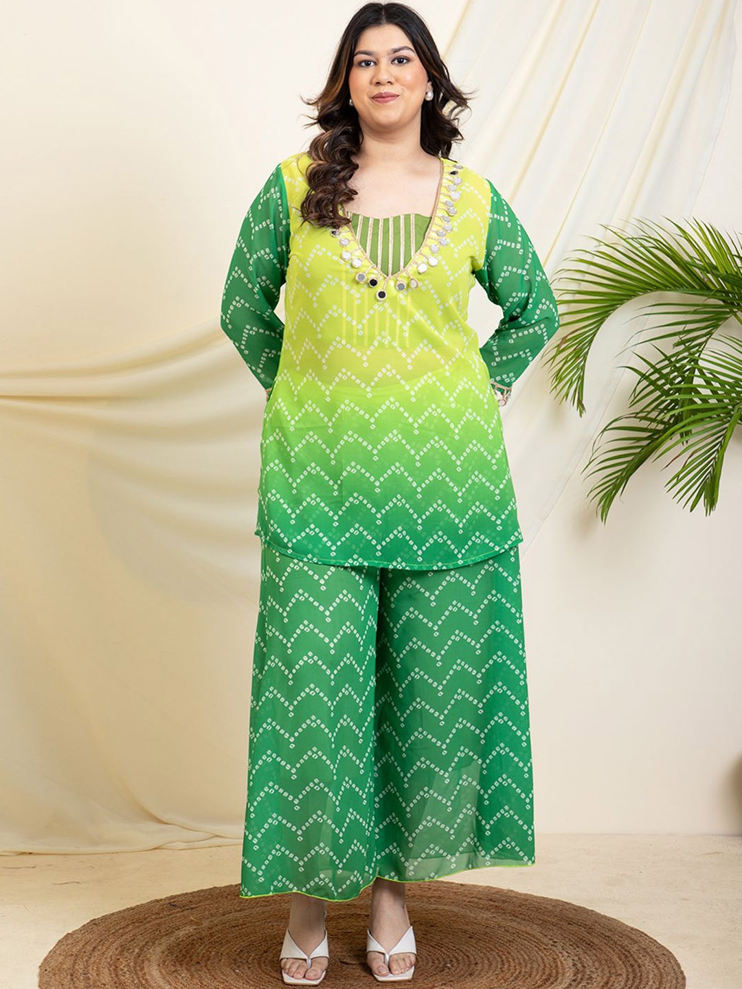 

DEEBACO Plus Size V-Neck Printed Tunic With Crop Top & Palazzo, Green
