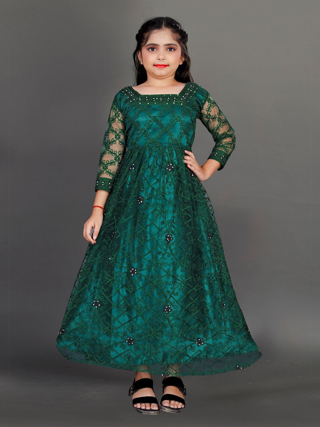 

Aika Girls Ethnic Motifs Embroidered Net Gown Maxi Dress, Green