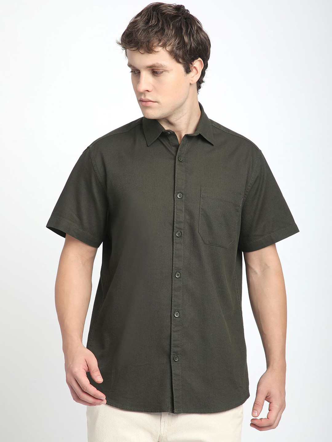 

R&B Men Spread Collar Solid Cotton Casual Shirt, Olive